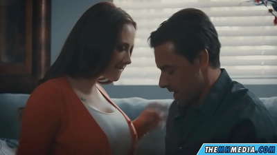 Romantikus szex egy jó bögyös anyukával